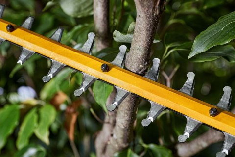 NOŻYCE AKUMULATOROWE DO ŻYWOPŁOTU 65CM 54V XR FV 0*AH DEWALT NOŻYCE AKUMULATOROWE DO ŻYWOPŁOTU 65CM 54V XR FV 0*AH DEWALT