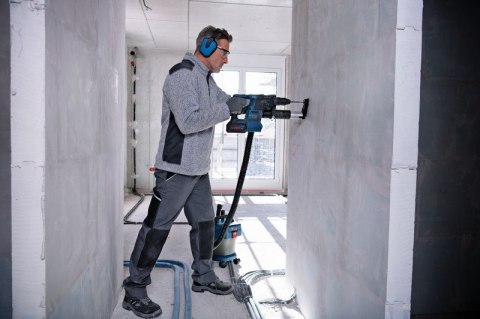 MŁOT UDAROWY OBROTOWY GBH 18V-26 F 2.6J 2*5.0AH L-BOXX BOSCH MŁOT UDAROWY OBROTOWY GBH 18V-26 F 2.6J 2*5.0AH L-BOXX BOSCH