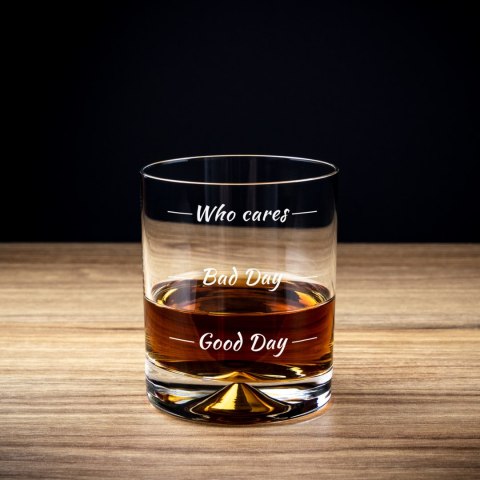 Etui na whisky + 2 szklanki z nadrukiem chłopaka Etui na whisky + 2 szklanki z nadrukiem chłopaka