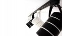 Lampa sklepowa led reflektor szynowy jednofazowy czarny 30w 2550 lm światło ciepłe 3000k