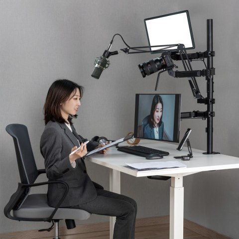 Uchwyt na monitor mikrofon kamerę i naświetlacz All-In-One Studio NanoRS, YouTube, 17"-32", max. 9kg, RS164 Uchwyt na monitor mikrofon kamerę i naświetlacz All-In-One Studio NanoRS, YouTube, 17"-32", max. 9kg, RS164
