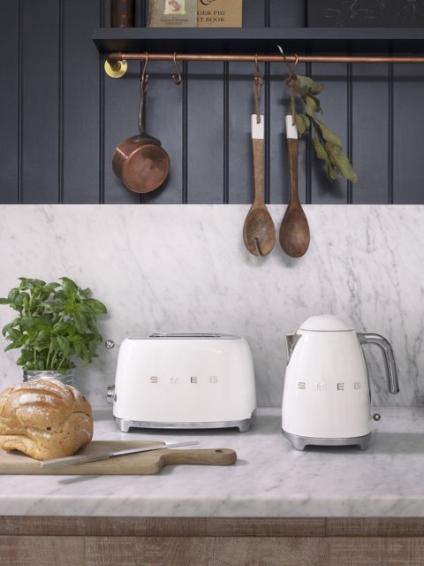 Czajnik elektryczny SMEG KLF03CREU kremowy Czajnik elektryczny SMEG KLF03CREU kremowy