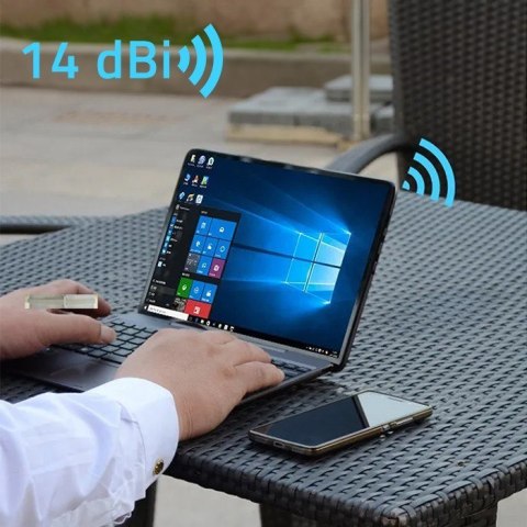 QOLTEC ANTENA 4G LTE DUAL | 14DBI | DOOKÓLNA | ZEWNĘTRZNA QOLTEC ANTENA 4G LTE DUAL | 14DBI | DOOKÓLNA | ZEWNĘTRZNA