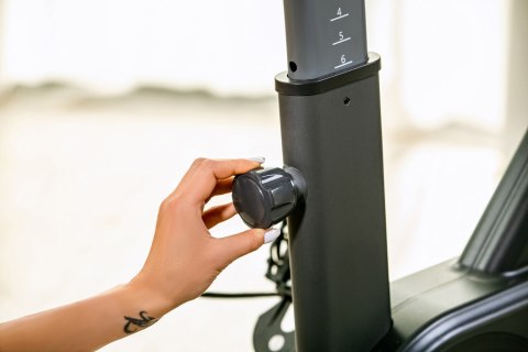 Rower stacjonarny, magnetyczny OVICX Q200X z ekranem dotykowym 15,6" TFT, WIFI bluetooth&app (WYPRZEDAŻ) Rower stacjonarny, magnetyczny OVICX Q200X z ekranem dotykowym 15,6" TFT, WIFI bluetooth&app (WYPRZEDAŻ)