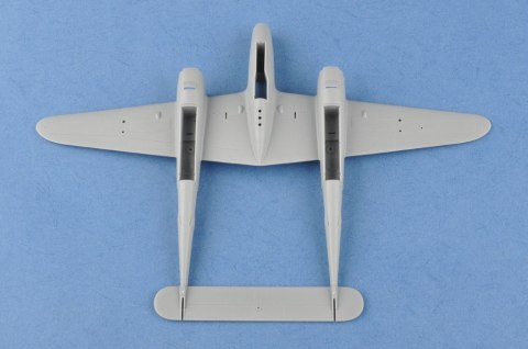 Model plastikowy p-38l-5-l0 lightning amerykański samolot bojowy Model plastikowy p-38l-5-l0 lightning amerykański samolot bojowy