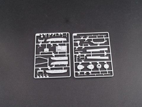 Model plastikowy chtz s-65 rosyjski ciągnik Model plastikowy chtz s-65 rosyjski ciągnik