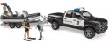 Pojazd dodge ram 2500 policyjny pikap z łodzią