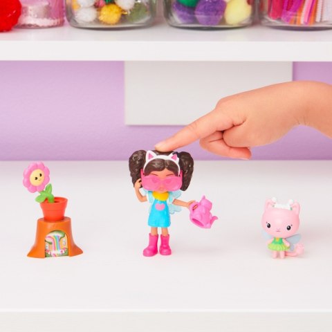 Figurki koci domek gabi mały zestaw kwiatowy ogród Figurki koci domek gabi mały zestaw kwiatowy ogród