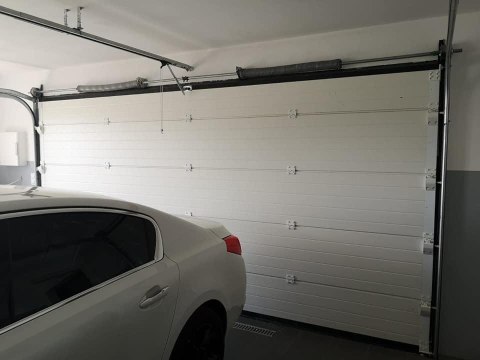 Brama garażowa segmentowa Jarmex z napędem DEA (Wymiar: 2370x2500mm) Brama garażowa segmentowa Jarmex z napędem DEA (Wymiar: 2370x2500mm)