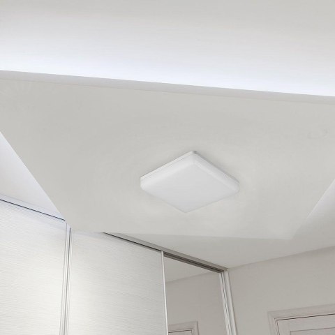 Plafon Natynkowy Kwadrat V-TAC 15W LED SAMSUNG CHIP IP44 100Lm/W VT-8033SQ 6400K 1500lm 3 Lata Gwarancji Plafon Natynkowy Kwadrat V-TAC 15W LED SAMSUNG CHIP IP44 100Lm/W VT-8033SQ 6400K 1500lm 3 Lata Gwarancji