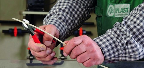 SZCZYPCE TNĄCE BOCZNE DO TWORZYWA SZTUCZNEGO 160MM KNIPEX SZCZYPCE TNĄCE BOCZNE DO TWORZYWA SZTUCZNEGO 160MM KNIPEX